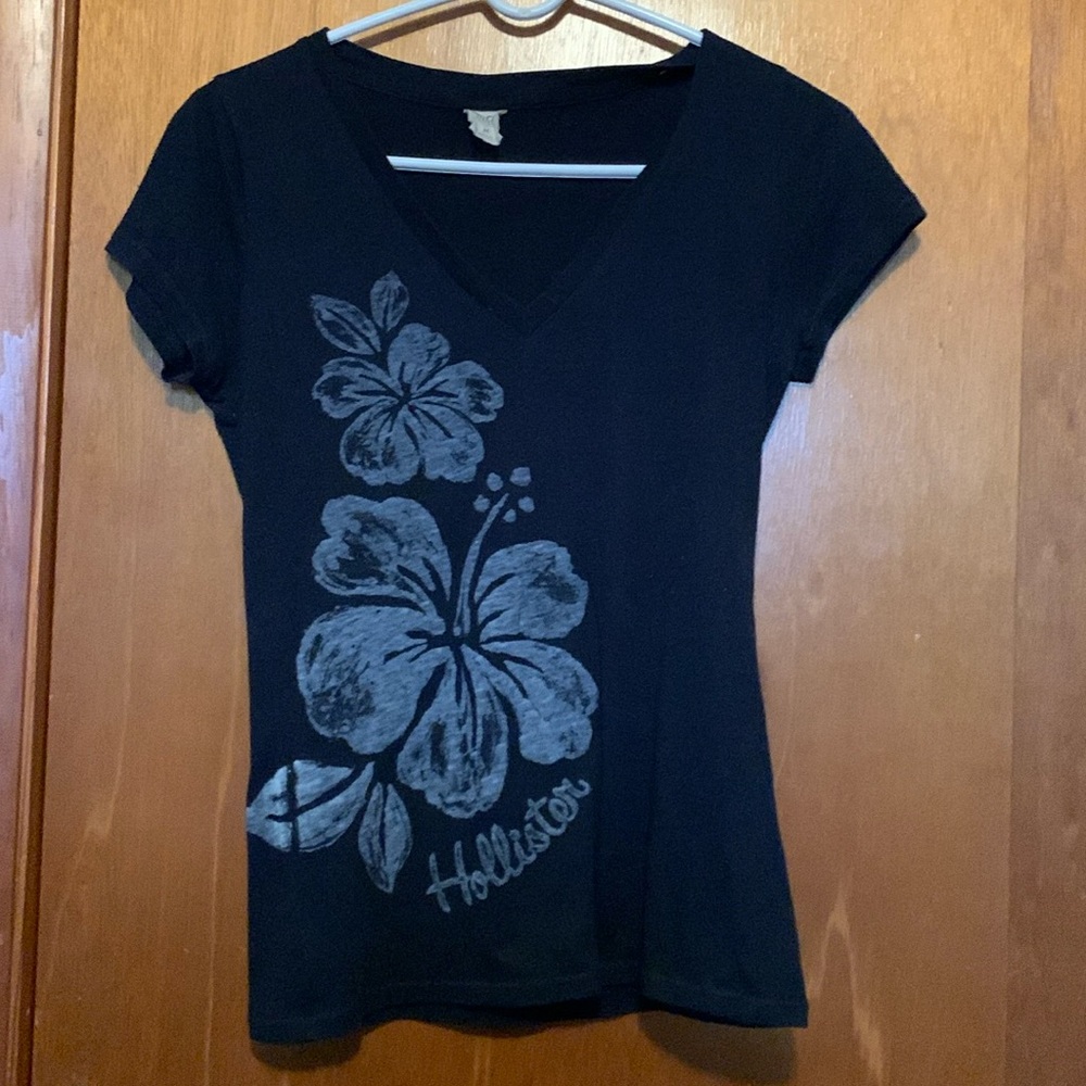 Hollister shirt 🌻2/$10🌻